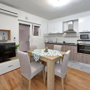Doris Apartament Bibinje